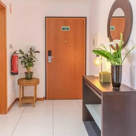 Apartman Sun And Sea, Luz
